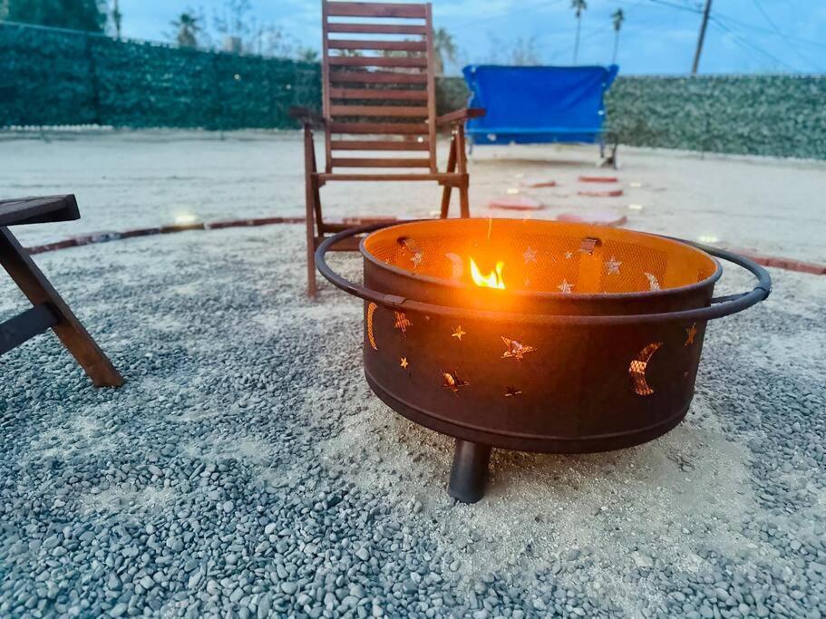 The Desert Monroe-Hot Tub-Firepit-Games-By Joshua Tree National Park Туэнтинайн-Палмс Экстерьер фото