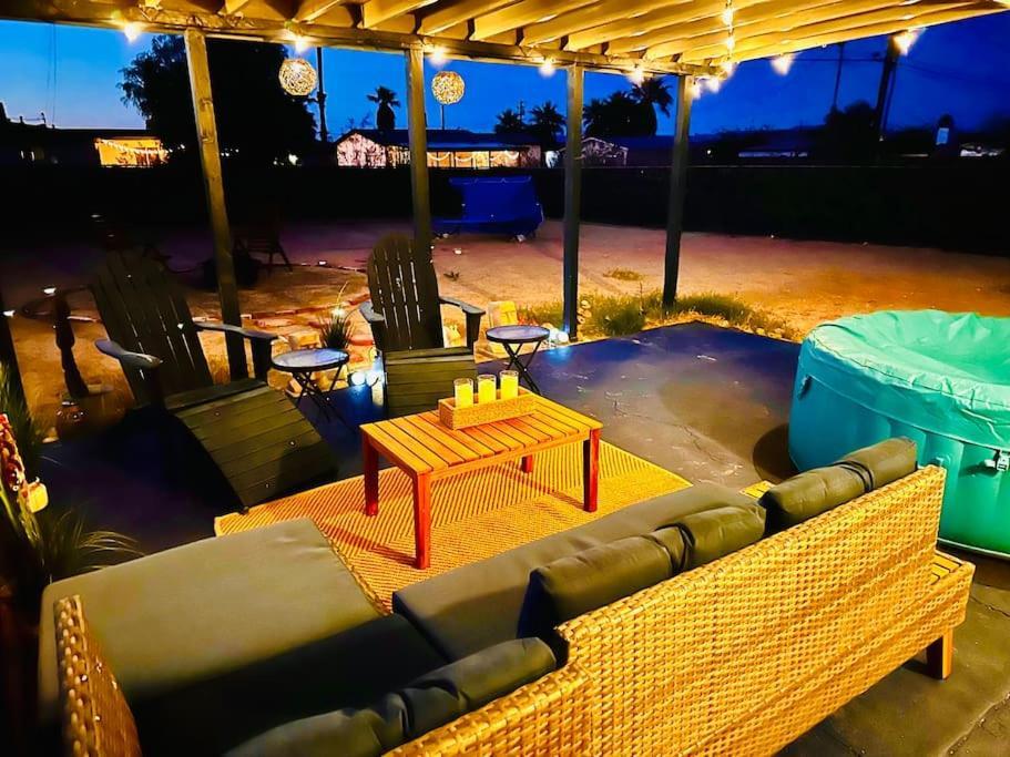 The Desert Monroe-Hot Tub-Firepit-Games-By Joshua Tree National Park Туэнтинайн-Палмс Экстерьер фото